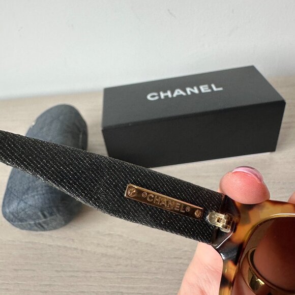 Chanel CC Logo Sunglasses Tortoise and Denim Frame - Picture 10 of 13